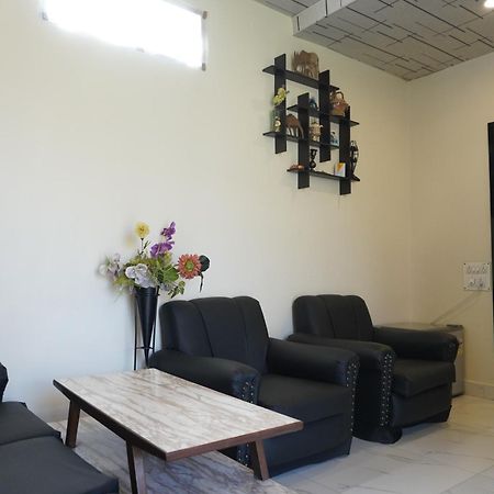 Farsal Villa Srinagar  Luaran gambar
