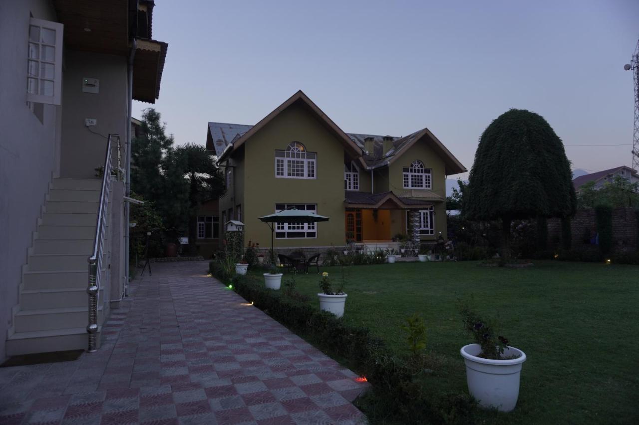 Farsal Villa Srinagar  Luaran gambar